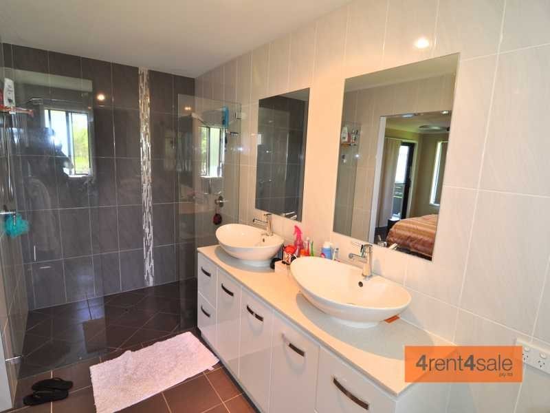 33 Discovery Drive, Cooloola Cove QLD 4580