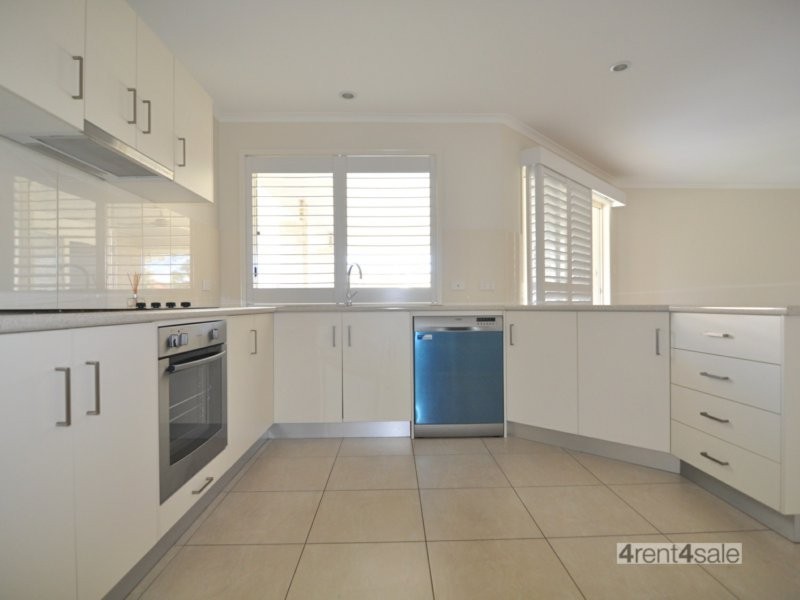 25 Regent Court, Cooloola Cove QLD 4580