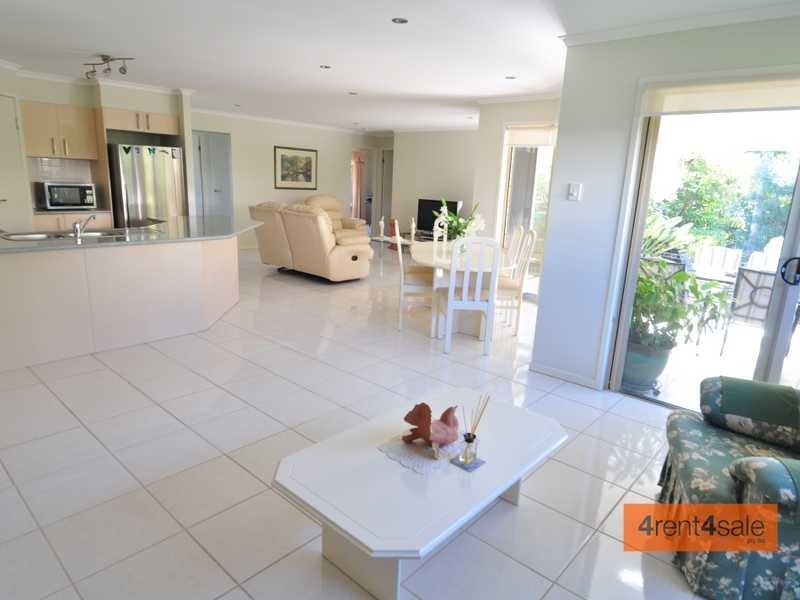 37 Golden Hind Avenue, Cooloola Cove QLD 4580