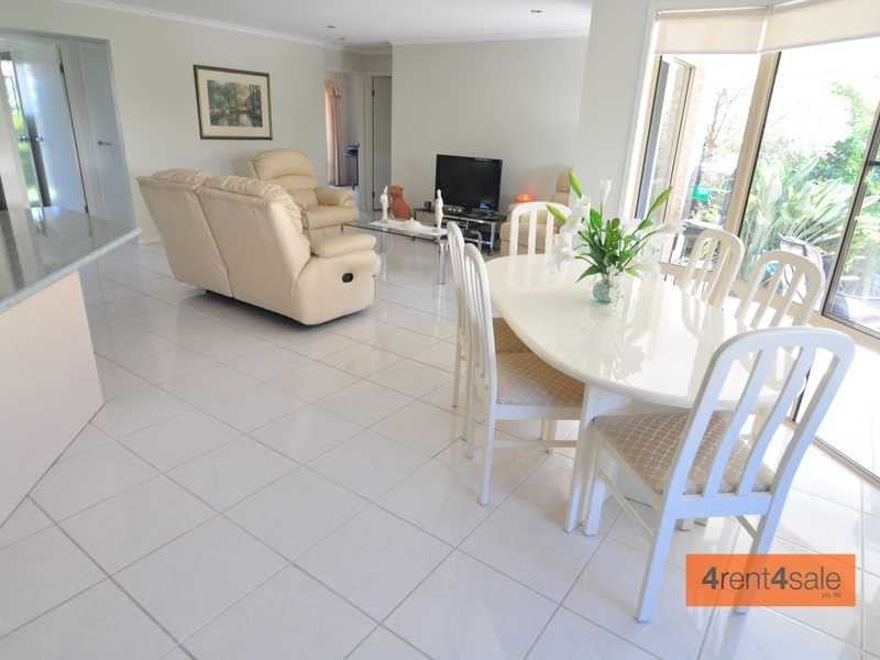 37 Golden Hind Avenue, Cooloola Cove QLD 4580