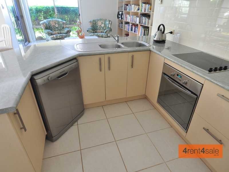 37 Golden Hind Avenue, Cooloola Cove QLD 4580