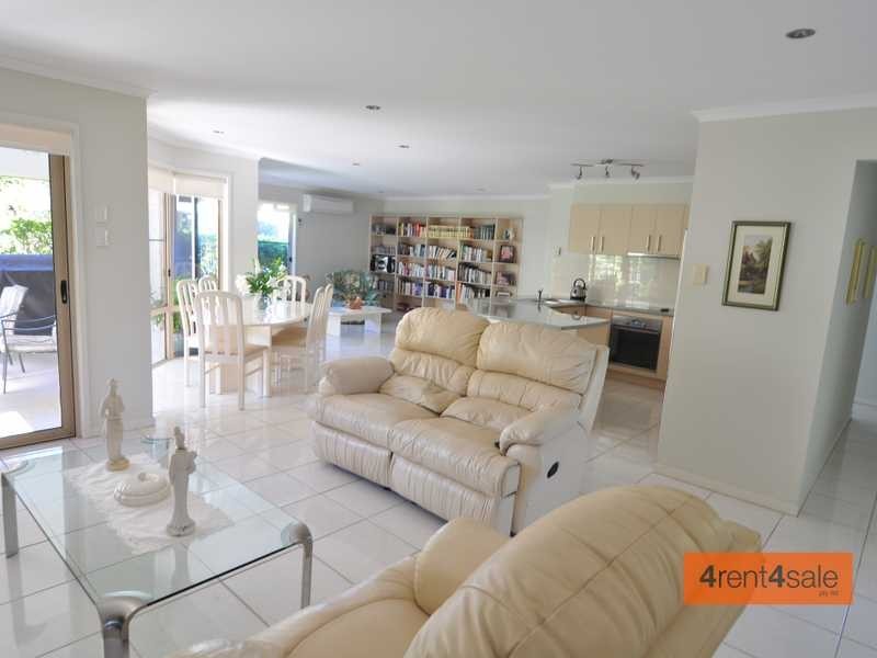 37 Golden Hind Avenue, Cooloola Cove QLD 4580