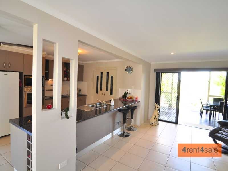 64 Bayside Road, Cooloola Cove QLD 4580