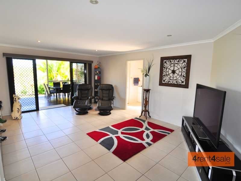 64 Bayside Road, Cooloola Cove QLD 4580