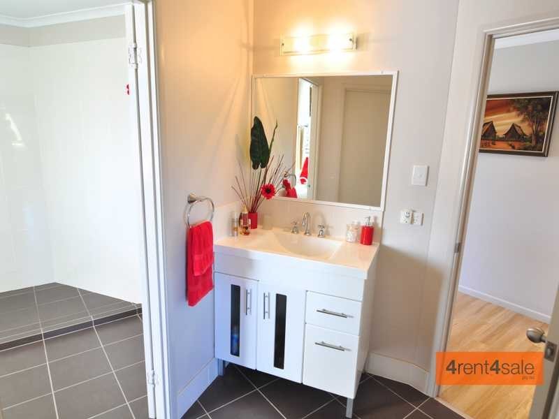 64 Bayside Road, Cooloola Cove QLD 4580