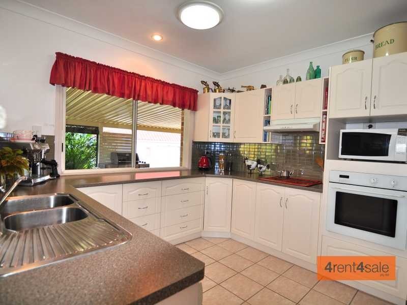 70 Osborne Court, Tin Can Bay QLD 4580