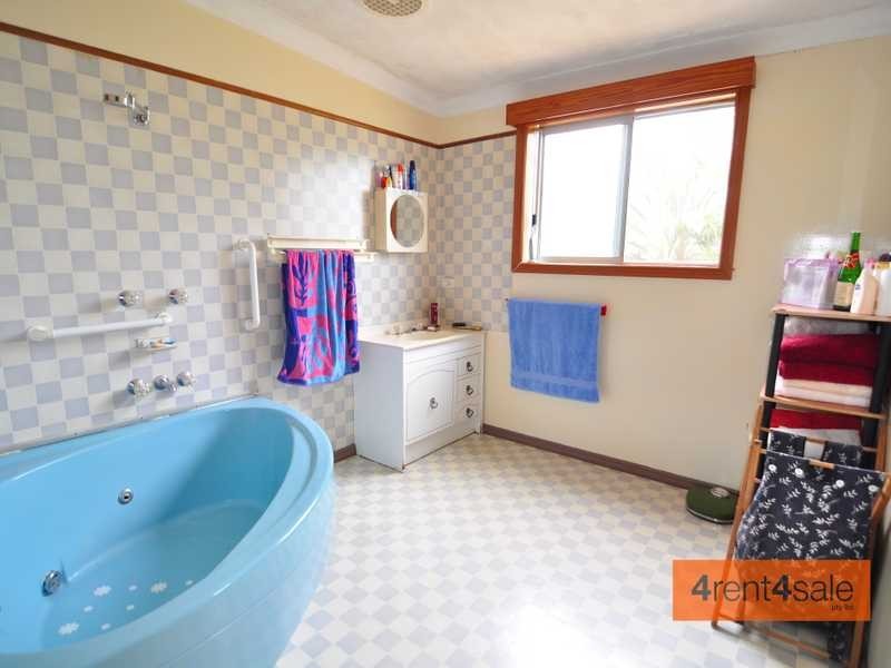 63 Gympie Road, Tin Can Bay QLD 4580