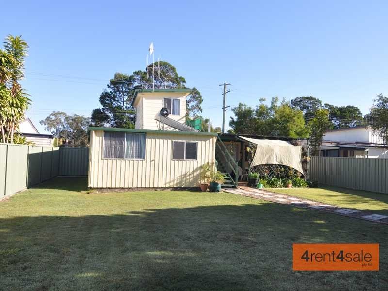 63 Gympie Road, Tin Can Bay QLD 4580