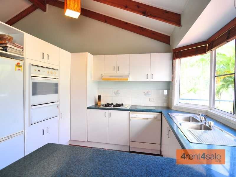 98 Investigator Avenue, Cooloola Cove QLD 4580