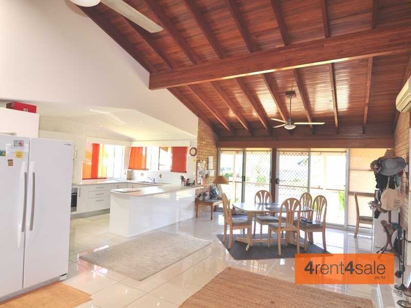 2 Oyster Parade, Tin Can Bay QLD 4580