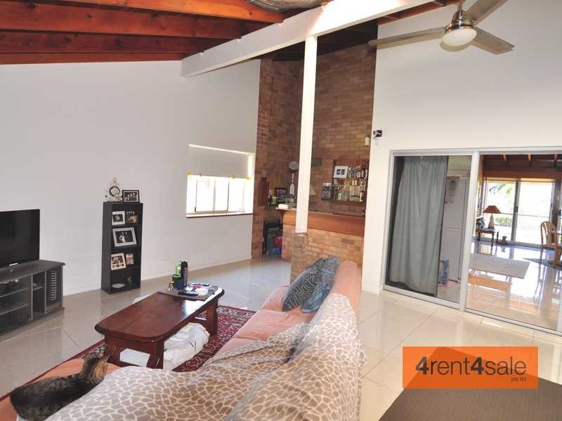 2 Oyster Parade, Tin Can Bay QLD 4580