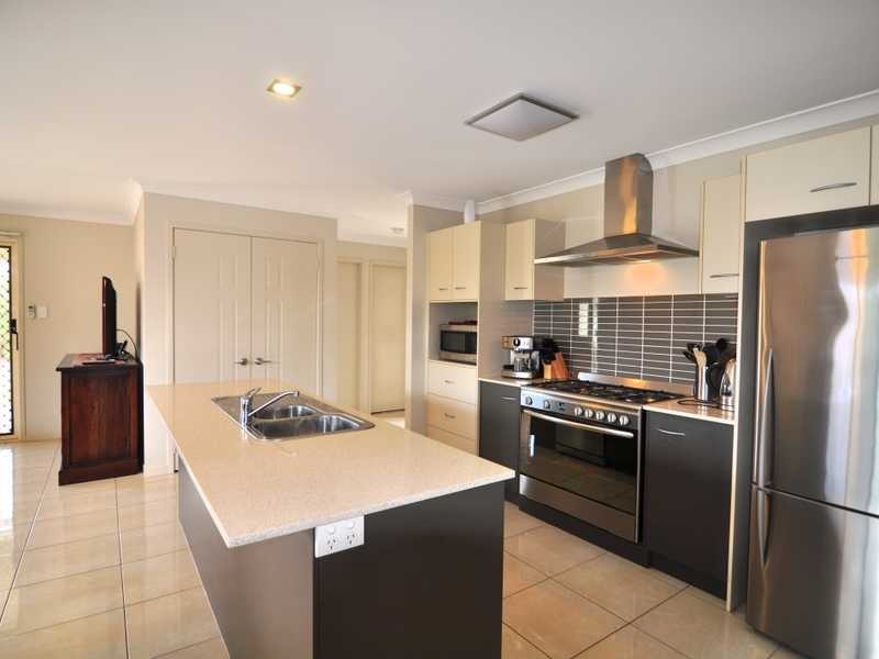 10 Habitat Circuit, Cooloola Cove QLD 4580