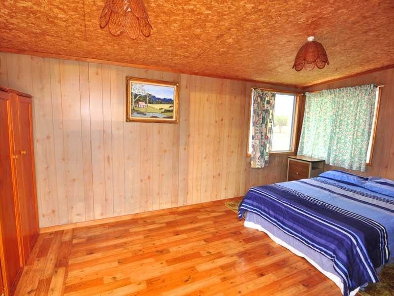 63 Gympie Road, Tin Can Bay QLD 4580