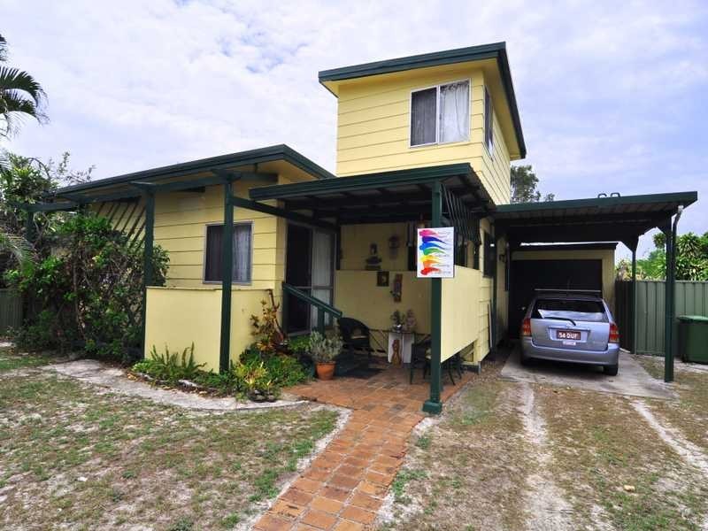 63 Gympie Road, Tin Can Bay QLD 4580