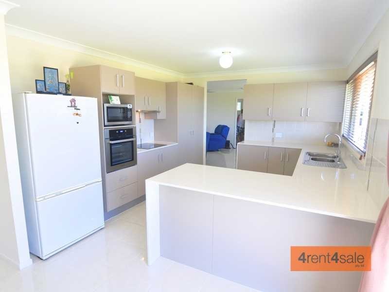 37 Investigator Ave, Cooloola Cove QLD 4580