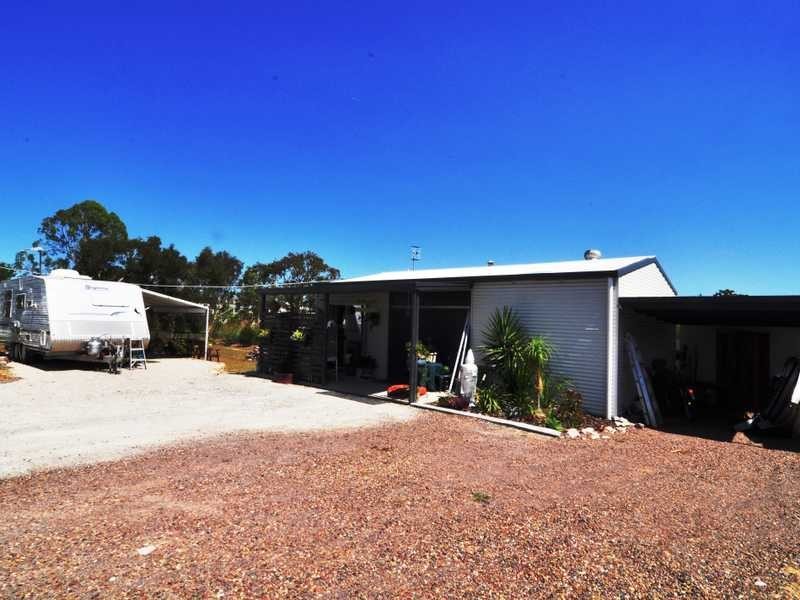 8 NORFOLK COURT, Cooloola Cove QLD 4580