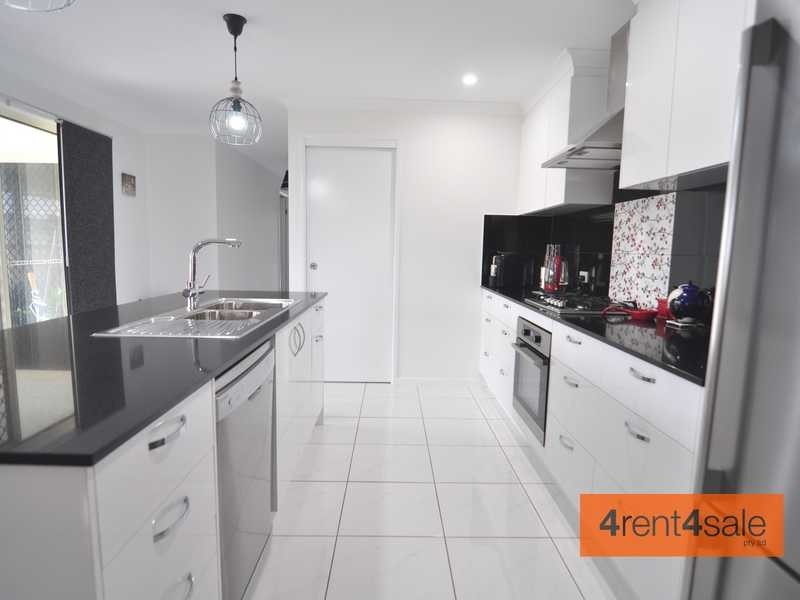 17 Norfolk Court, Cooloola Cove QLD 4580
