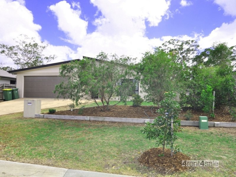 19 Habitat Cir, Cooloola Cove QLD 4580