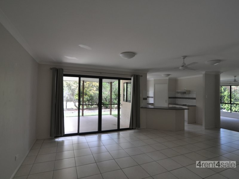 19 Habitat Cir, Cooloola Cove QLD 4580