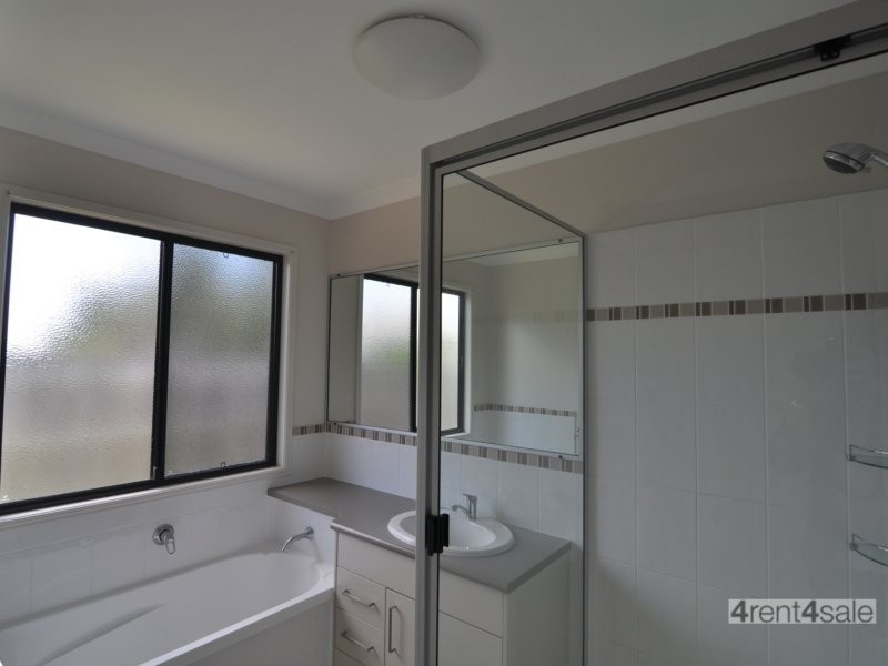 19 Habitat Cir, Cooloola Cove QLD 4580