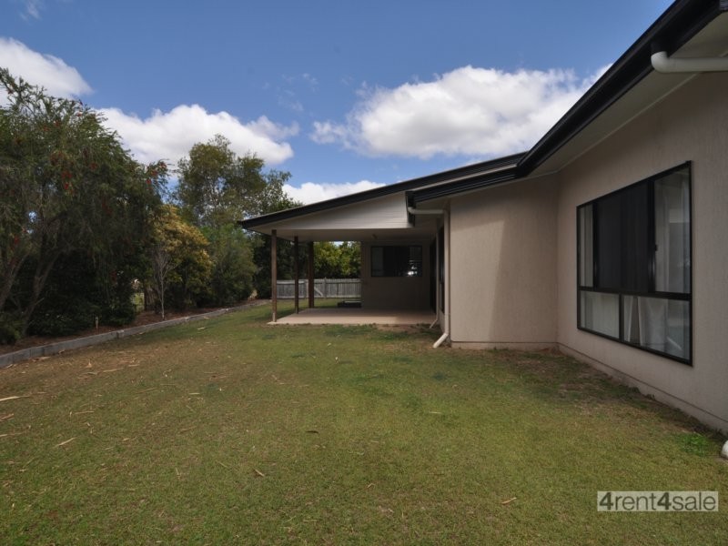 19 Habitat Cir, Cooloola Cove QLD 4580