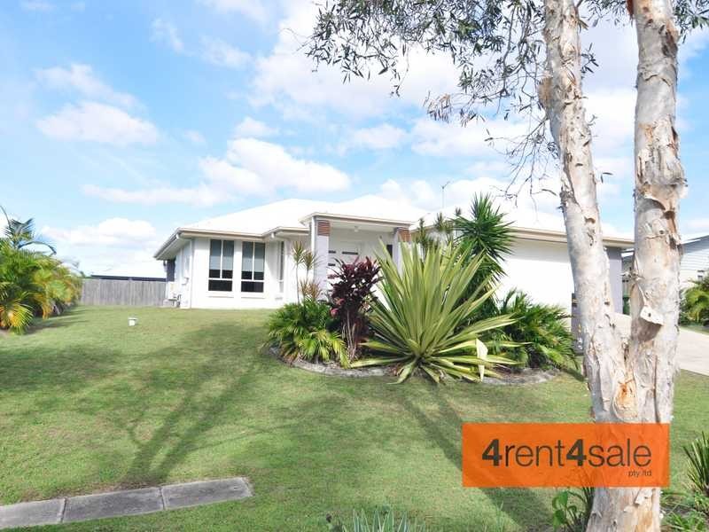 12 Creekside Esplanade, Cooloola Cove QLD 4580
