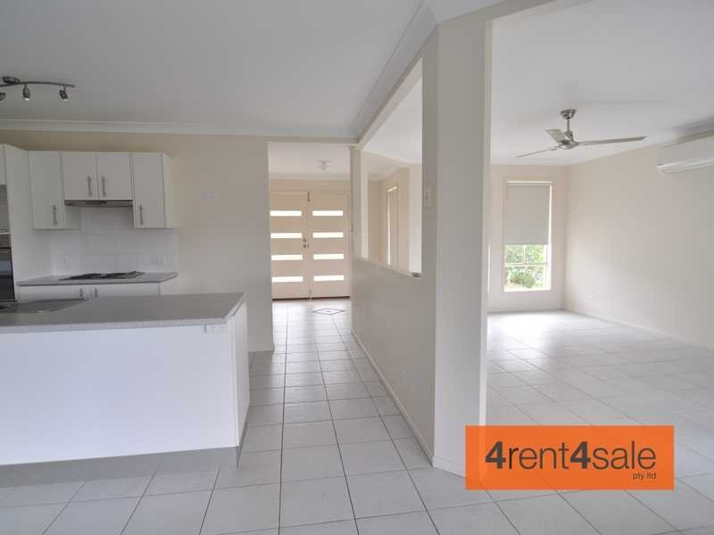 12 Creekside Esplanade, Cooloola Cove QLD 4580