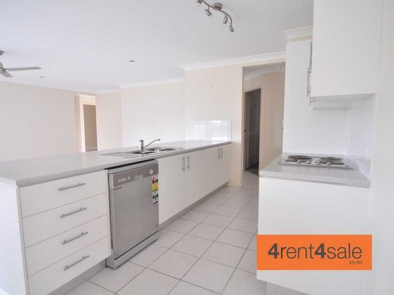 12 Creekside Esplanade, Cooloola Cove QLD 4580