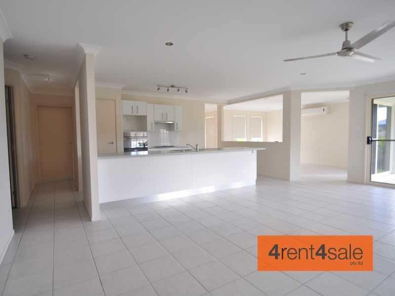 12 Creekside Esplanade, Cooloola Cove QLD 4580