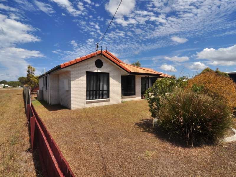 8 Canberra Ave, Cooloola Cove QLD 4580