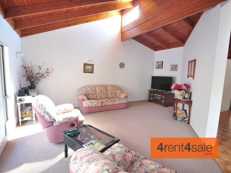 5 Lindsay Street, Southside QLD 4570