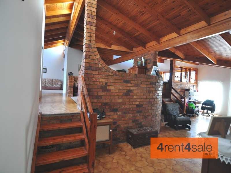 5 Lindsay Street, Southside QLD 4570