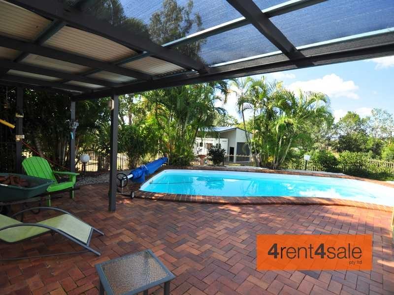 5 Lindsay Street, Southside QLD 4570
