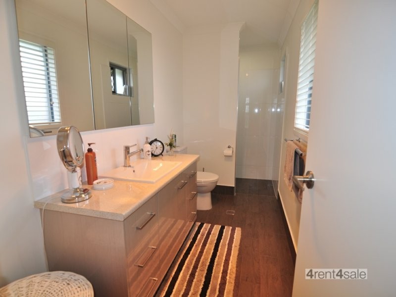 5 Tangaroa street, Tin Can Bay QLD 4580