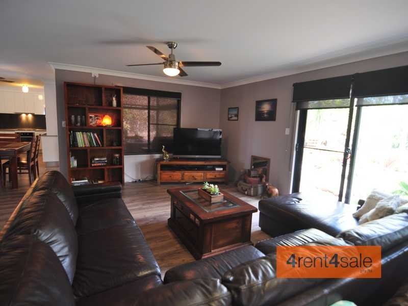 4 Retreat Court, Cooloola Cove QLD 4580