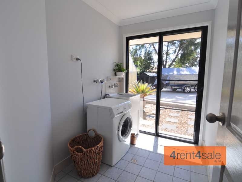 4 Retreat Court, Cooloola Cove QLD 4580