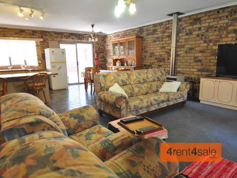 127 Gympie Road, Tin Can Bay QLD 4580