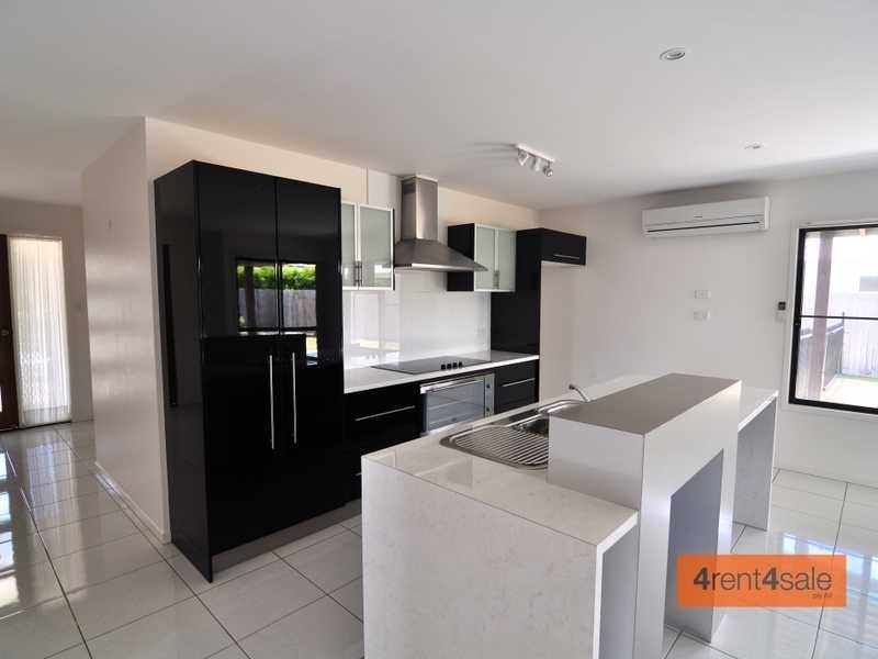 2 Creekside Esplanade, Cooloola Cove QLD 4580