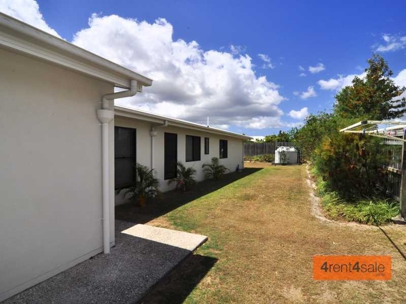 2 Creekside Esplanade, Cooloola Cove QLD 4580