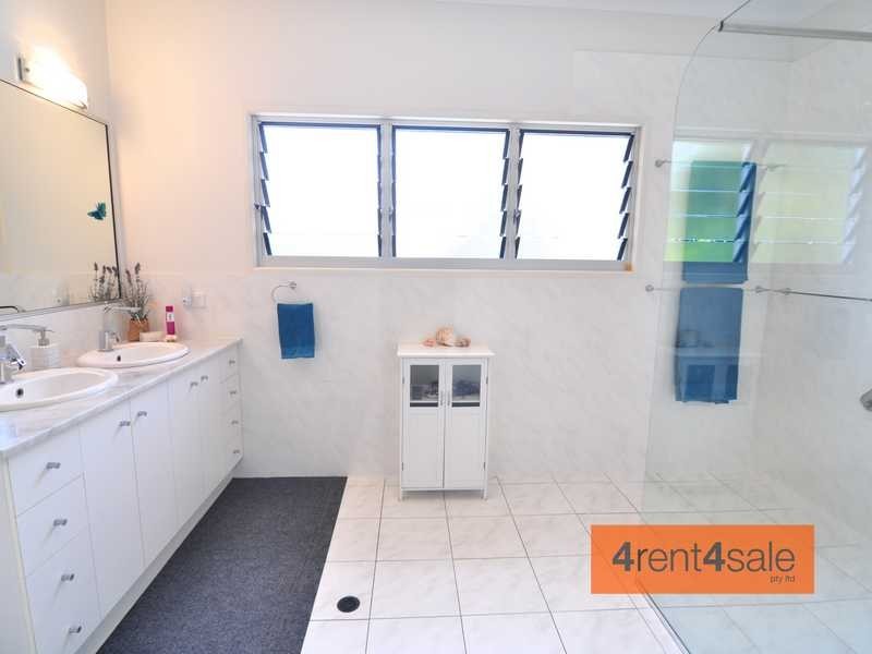 81 Esplanade, Tin Can Bay QLD 4580