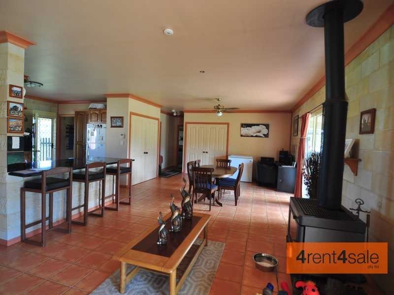 27 Endeavour Drive, Cooloola Cove QLD 4580