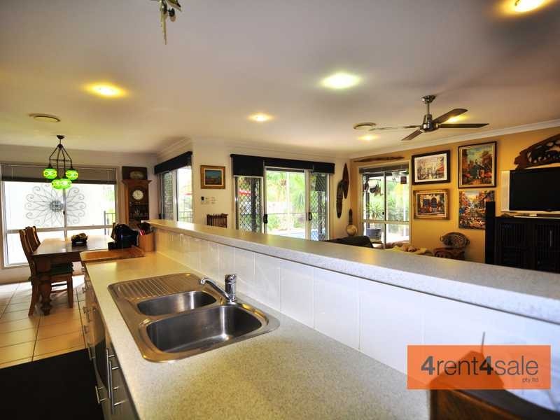 25 Creekside Esplanade, Cooloola Cove QLD 4580