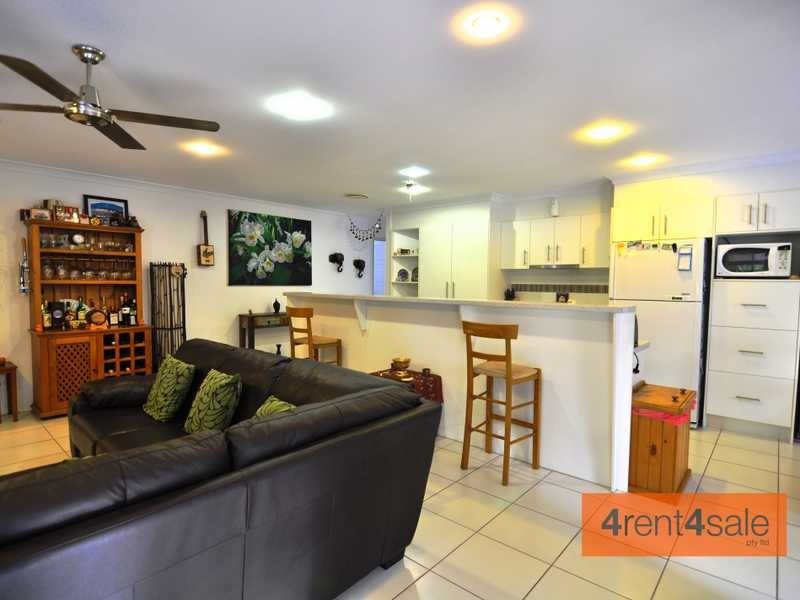 25 Creekside Esplanade, Cooloola Cove QLD 4580