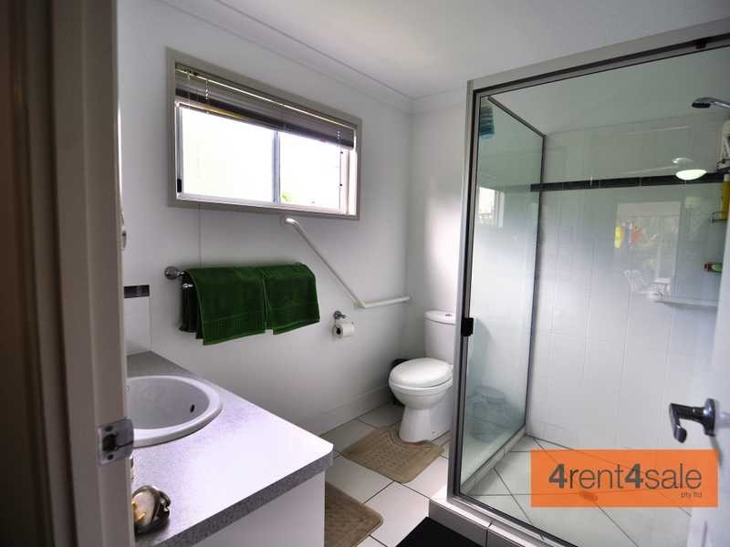 25 Creekside Esplanade, Cooloola Cove QLD 4580