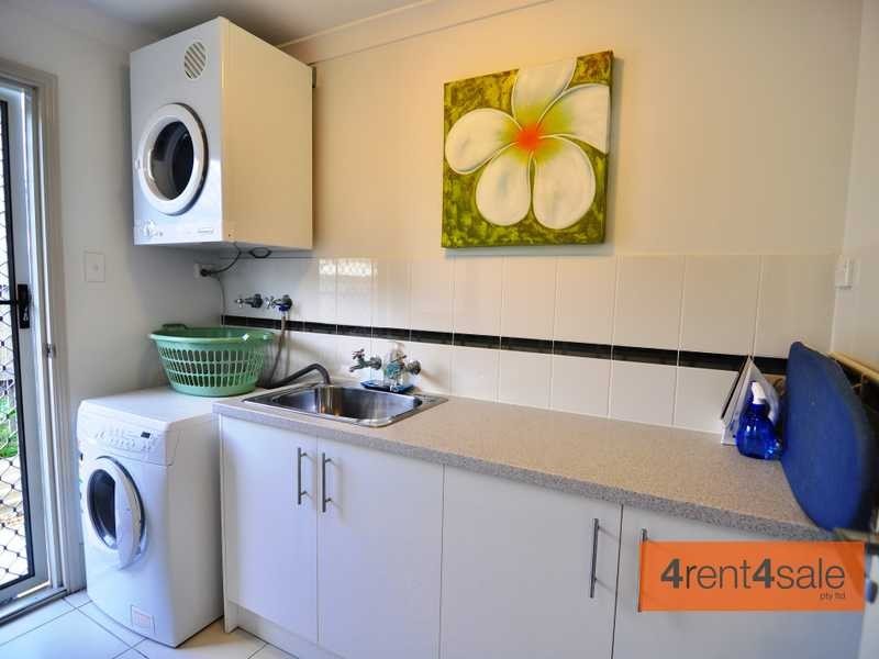 25 Creekside Esplanade, Cooloola Cove QLD 4580