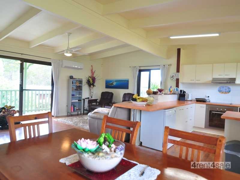 14 Challenger Court, Cooloola Cove QLD 4580