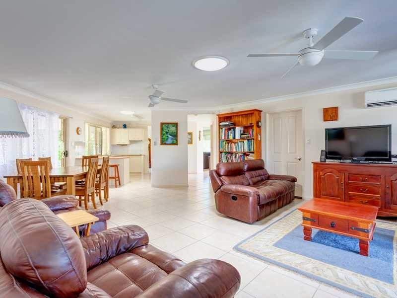 8 Esperance Court, Cooloola Cove QLD 4580