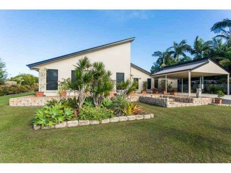 4 Illustrious Court, Cooloola Cove QLD 4580