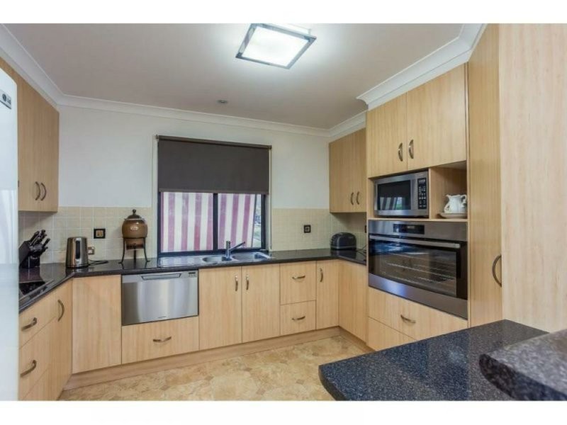 4 Illustrious Court, Cooloola Cove QLD 4580