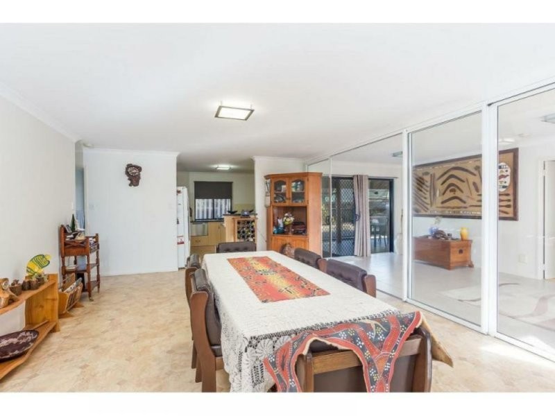 4 Illustrious Court, Cooloola Cove QLD 4580
